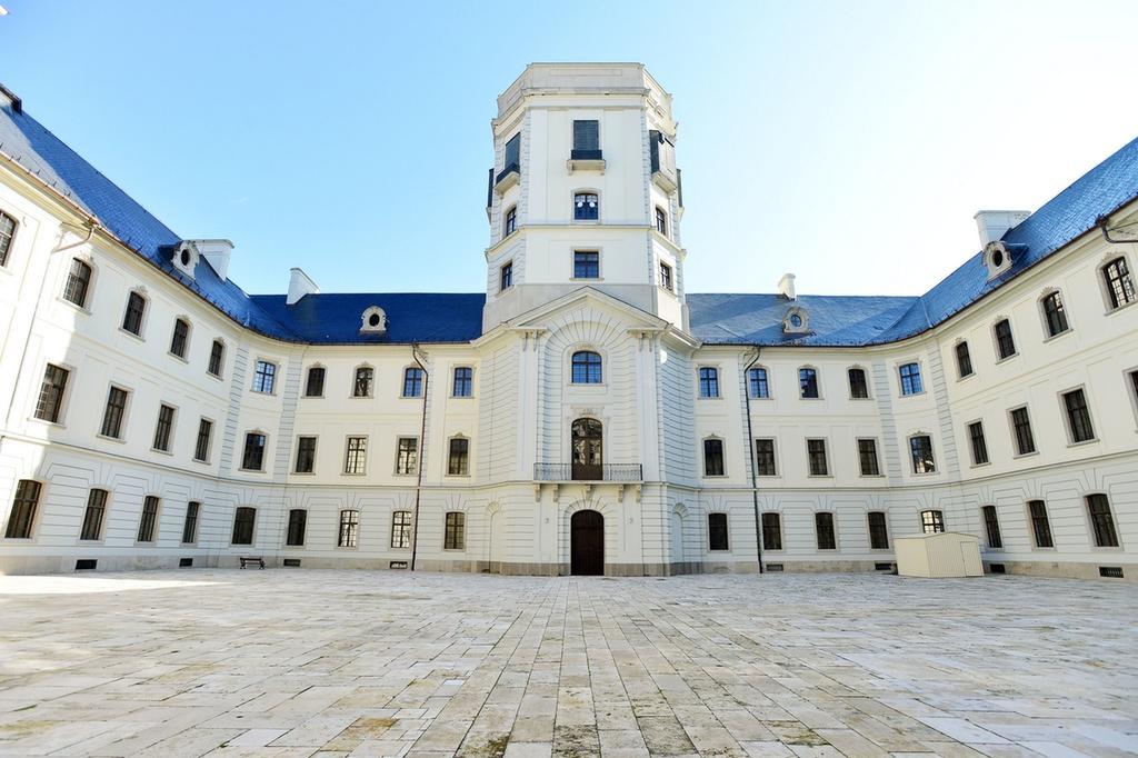 Magdalena Apartman Eger Exterior foto